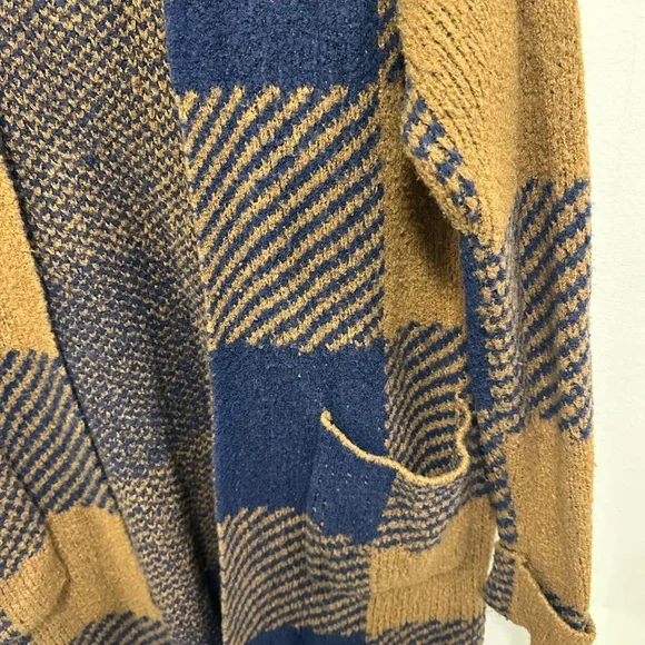 Toad&Co cabin fever Blue and Brown Plaid Cardigan! Size large! - Picture 5 of 7